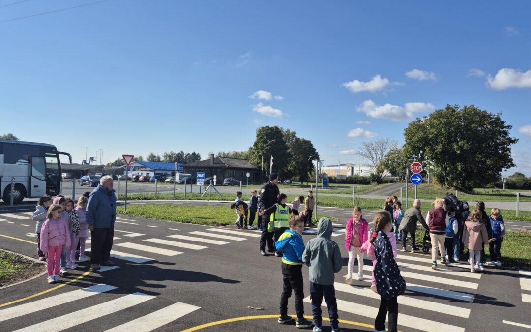 SIGURNO U ŠKOLU S HAK-om